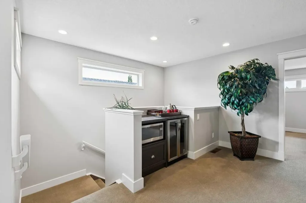 2308 4 Avenue NW Calgary AB T2N 0N9