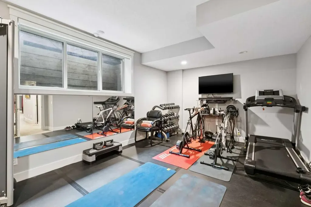 2308 4 Avenue NW Calgary AB T2N 0N9