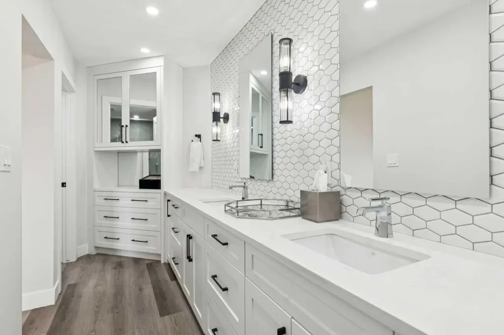 720 13 Avenue SW Calgary AB T2R 1M5