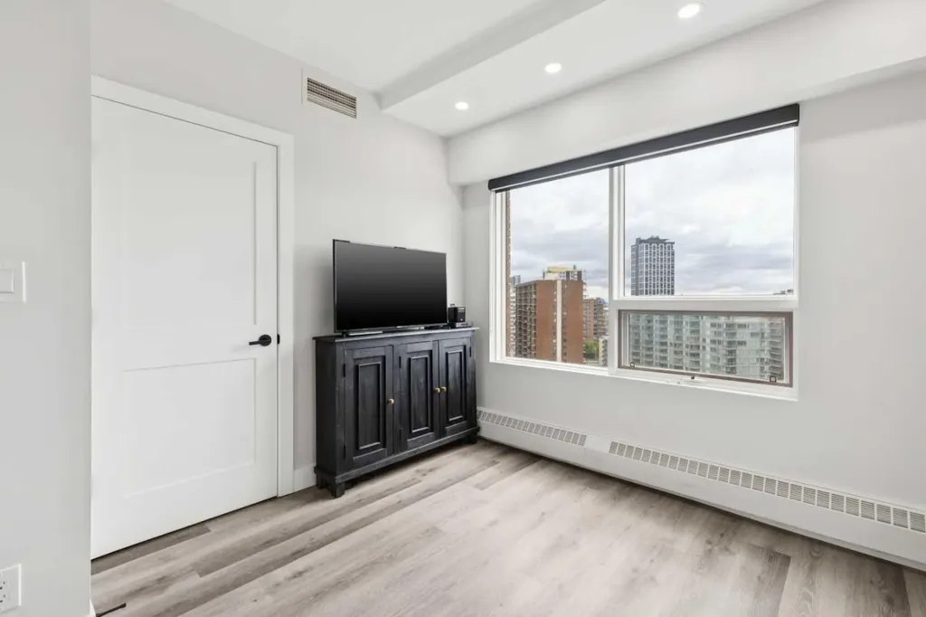 720 13 Avenue SW Calgary AB T2R 1M5