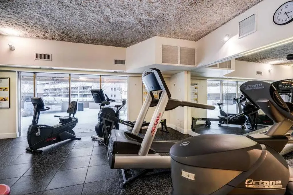 720 13 Avenue SW Calgary AB T2R 1M5