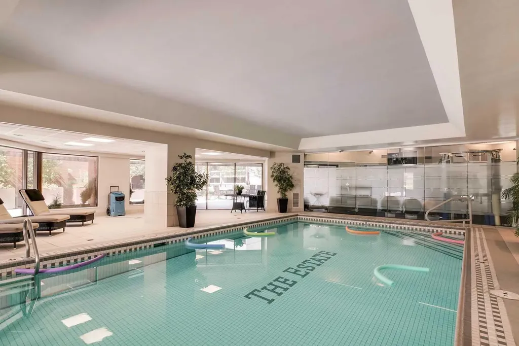 720 13 Avenue SW Calgary AB T2R 1M5