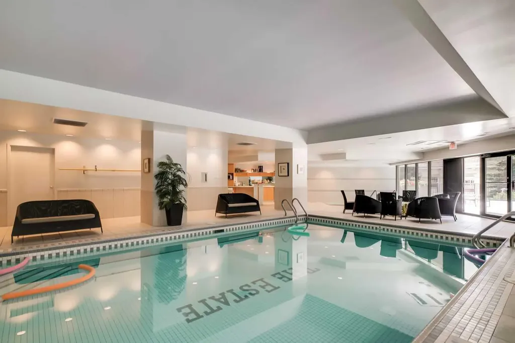 720 13 Avenue SW Calgary AB T2R 1M5