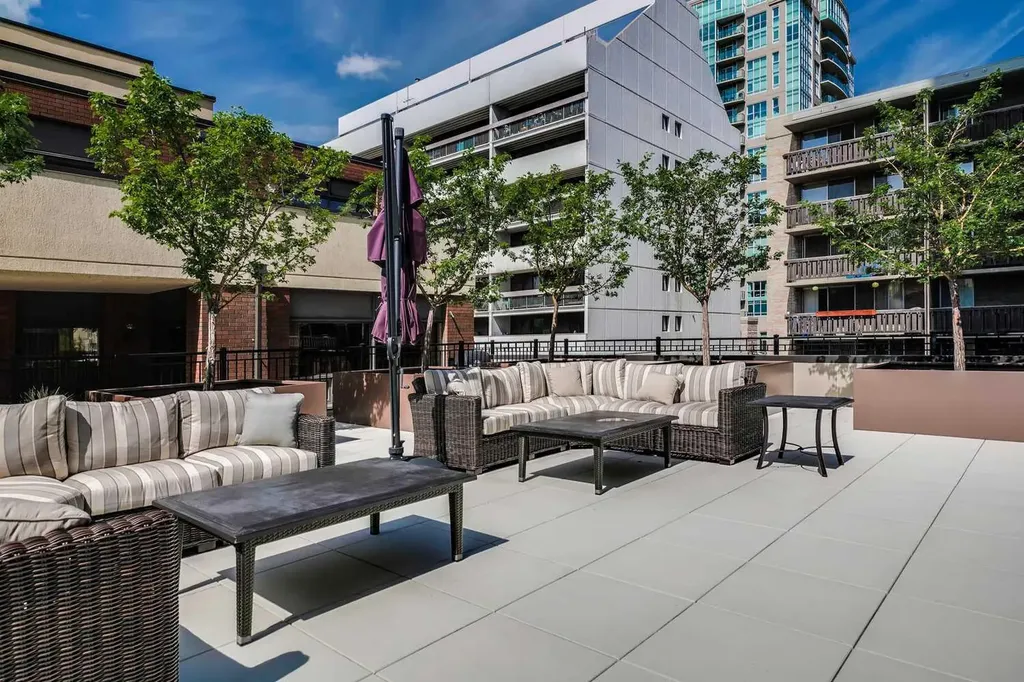 720 13 Avenue SW Calgary AB T2R 1M5