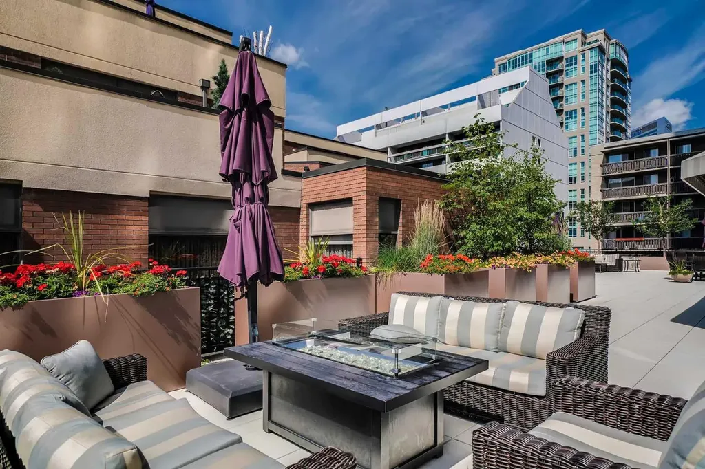 720 13 Avenue SW Calgary AB T2R 1M5