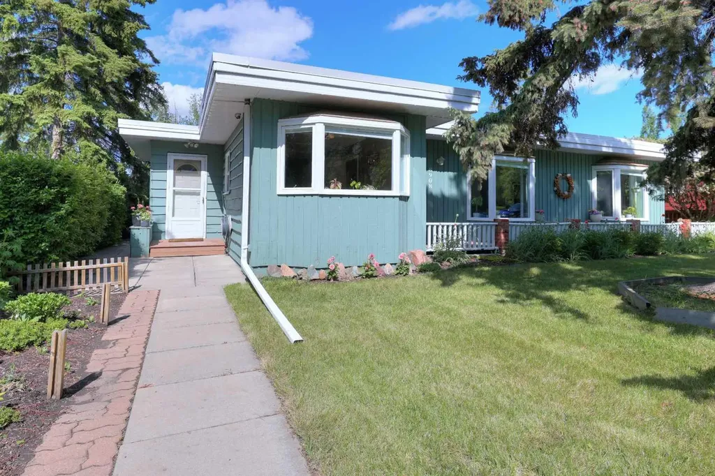 8908 33 Avenue NW Calgary AB T3B 1M6
