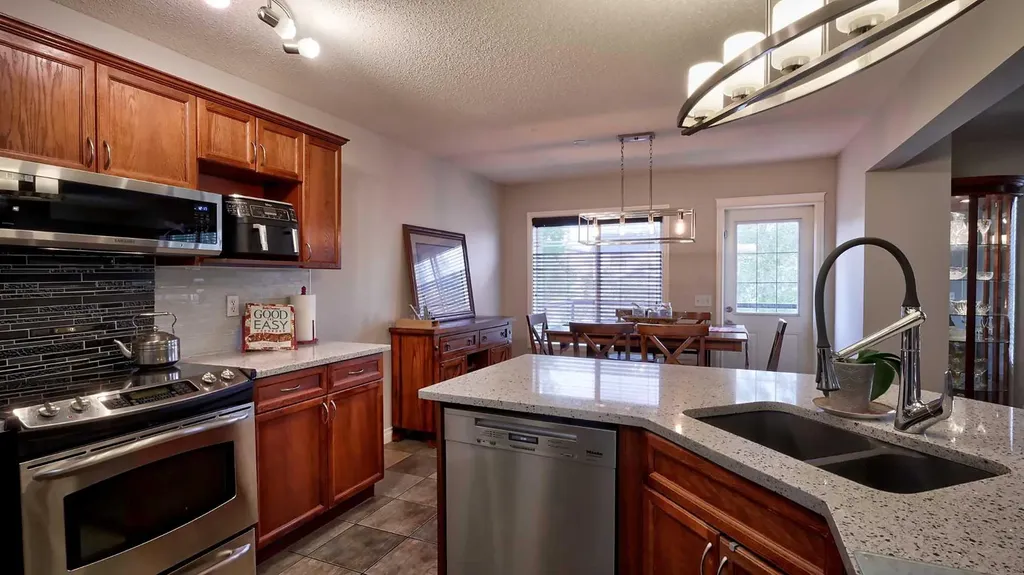 327 Sagewood Place SW Airdrie AB T4B 3M8