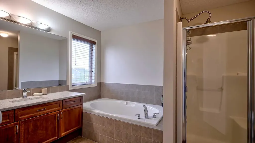 327 Sagewood Place SW Airdrie AB T4B 3M8