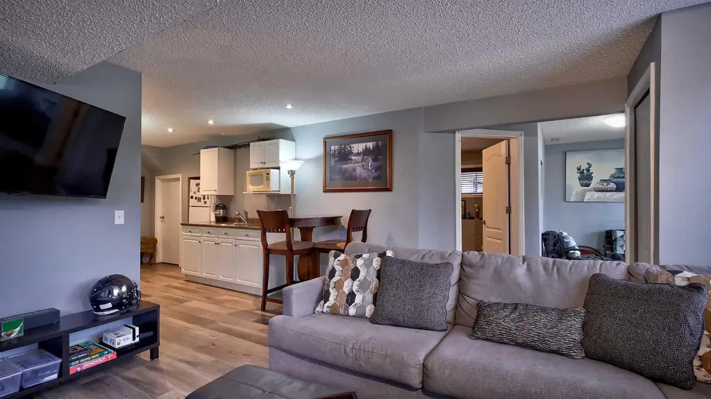 327 Sagewood Place SW Airdrie AB T4B 3M8