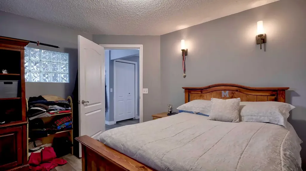 327 Sagewood Place SW Airdrie AB T4B 3M8