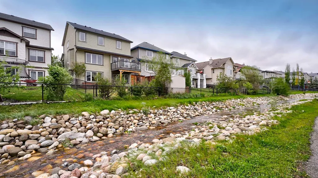 327 Sagewood Place SW Airdrie AB T4B 3M8