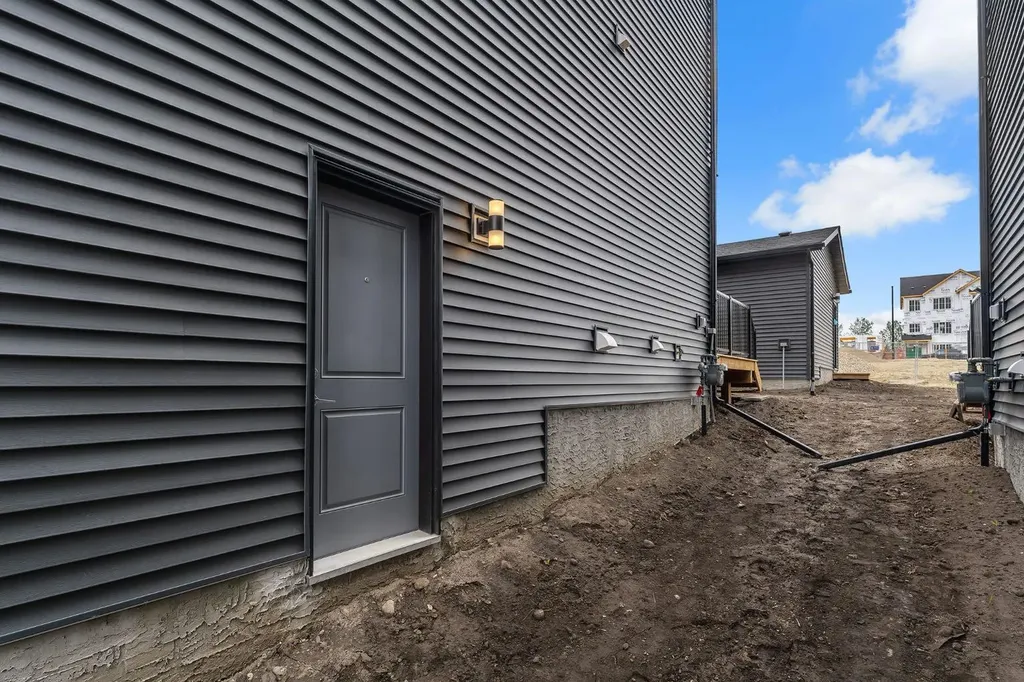 46 Tillotson Loop Okotoks AB T1S 1S5