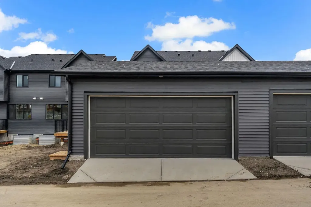 46 Tillotson Loop Okotoks AB T1S 1S5