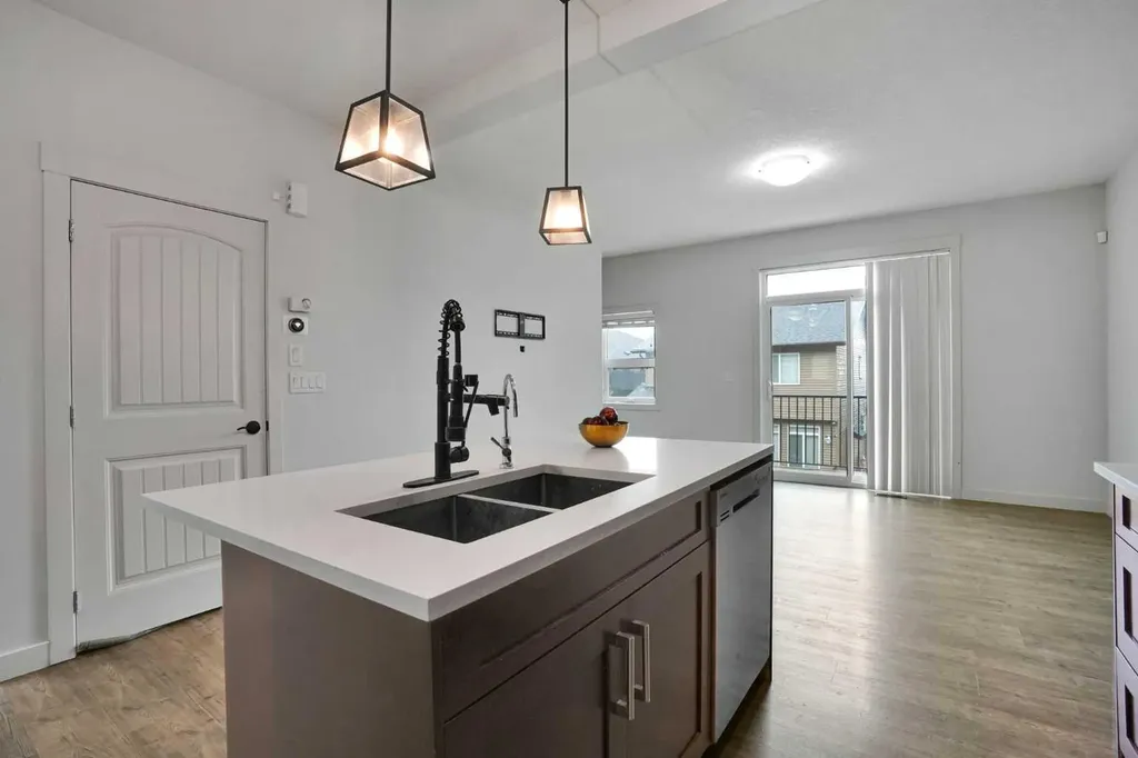 355 Nolancrest Heights NW Calgary AB T3R 0Z9