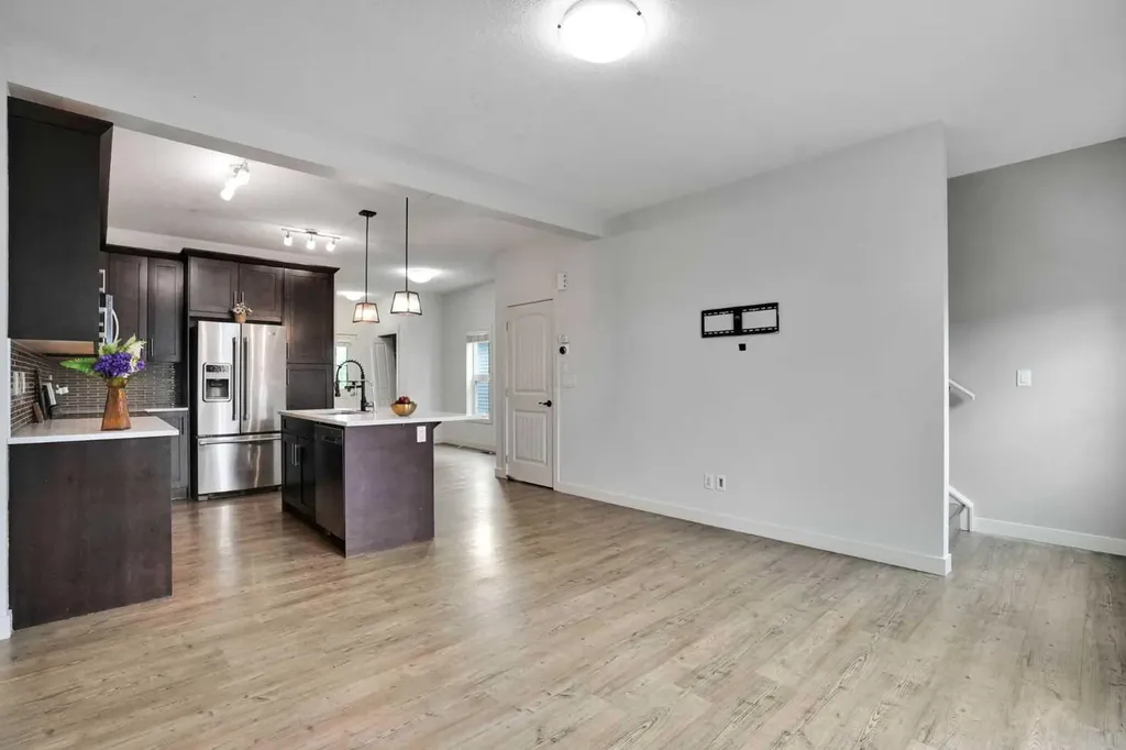 355 Nolancrest Heights NW Calgary AB T3R 0Z9