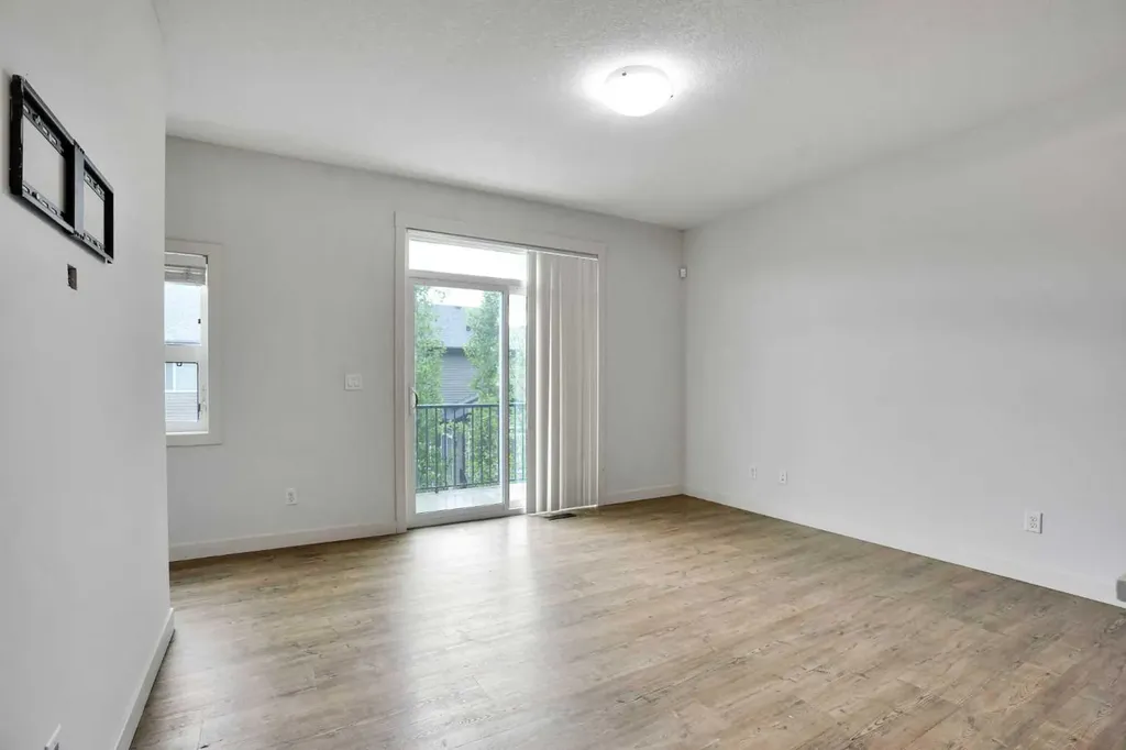 355 Nolancrest Heights NW Calgary AB T3R 0Z9
