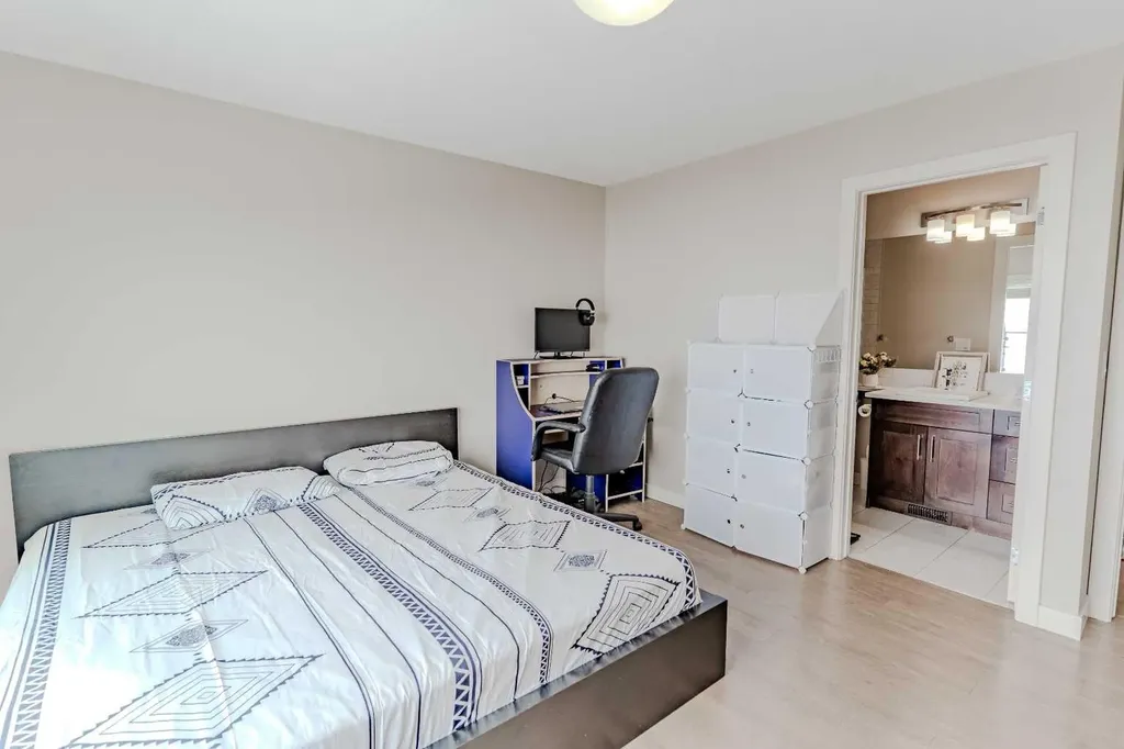 355 Nolancrest Heights NW Calgary AB T3R 0Z9