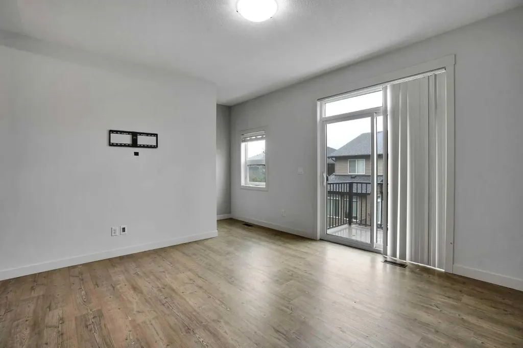 355 Nolancrest Heights NW Calgary AB T3R 0Z9