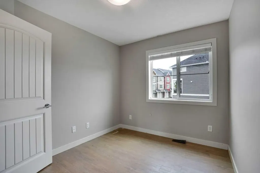 355 Nolancrest Heights NW Calgary AB T3R 0Z9