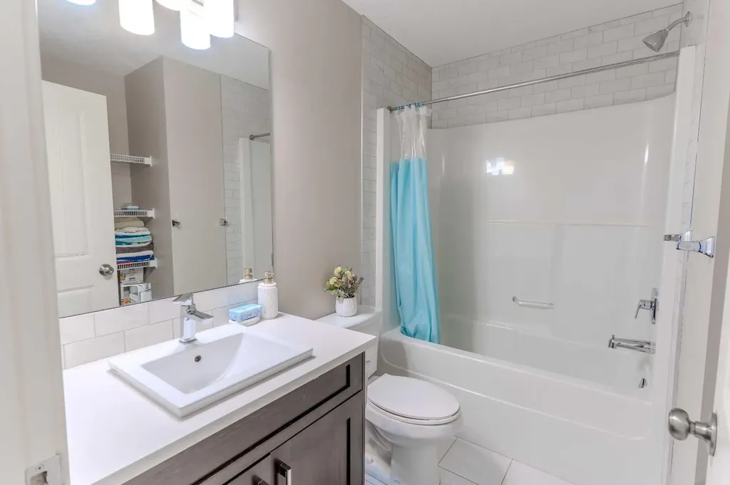 355 Nolancrest Heights NW Calgary AB T3R 0Z9