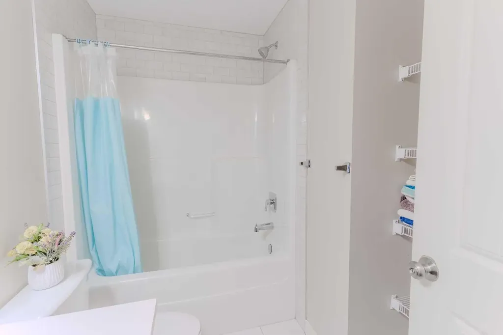 355 Nolancrest Heights NW Calgary AB T3R 0Z9