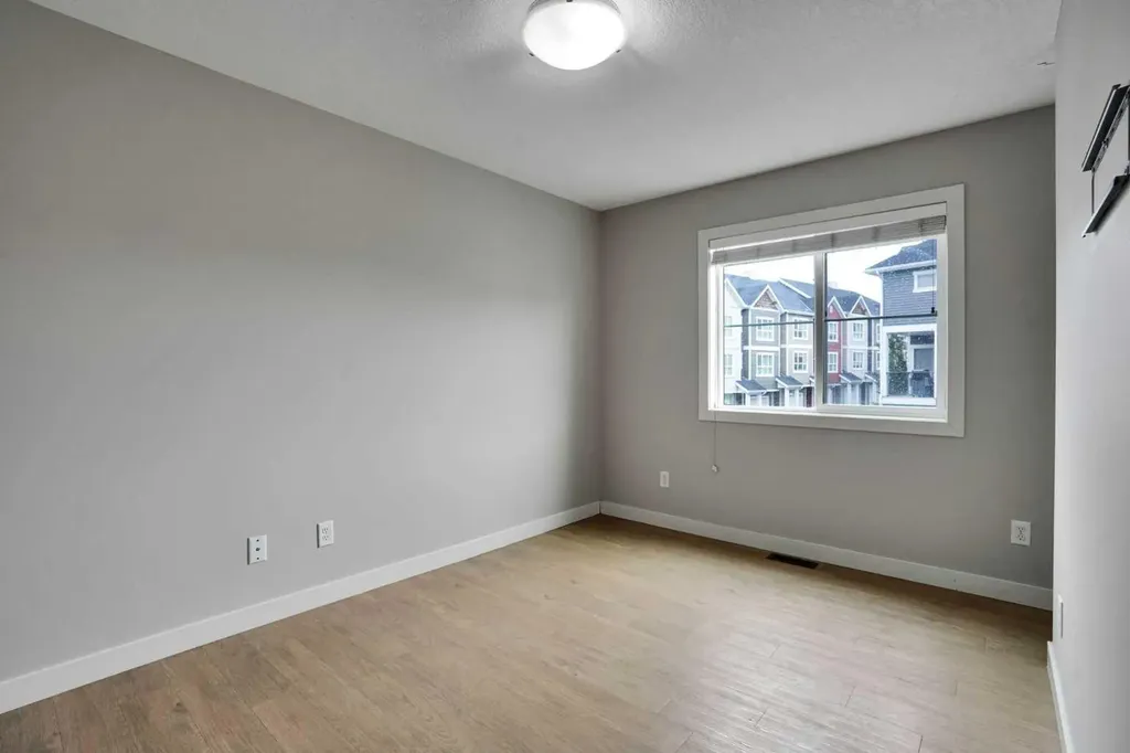 355 Nolancrest Heights NW Calgary AB T3R 0Z9