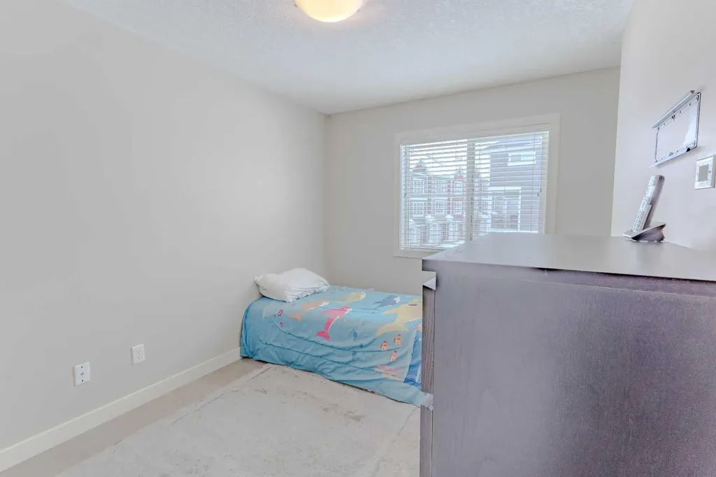 355 Nolancrest Heights NW Calgary AB T3R 0Z9