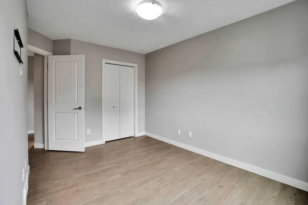 355 Nolancrest Heights NW Calgary AB T3R 0Z9