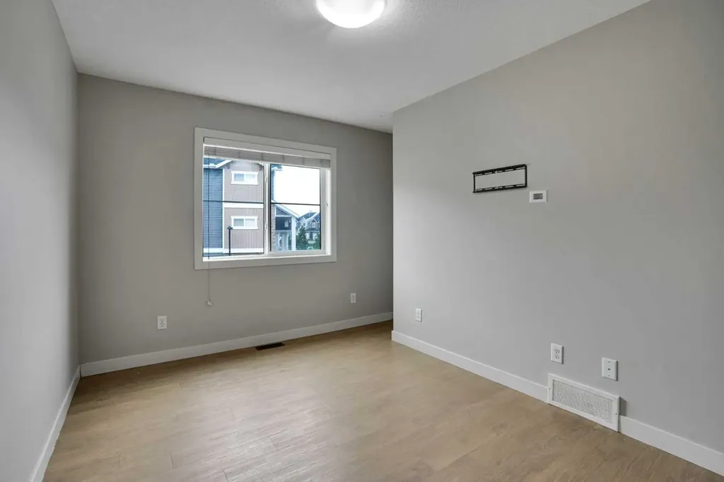355 Nolancrest Heights NW Calgary AB T3R 0Z9