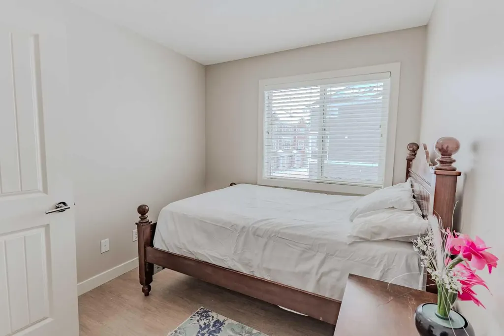 355 Nolancrest Heights NW Calgary AB T3R 0Z9