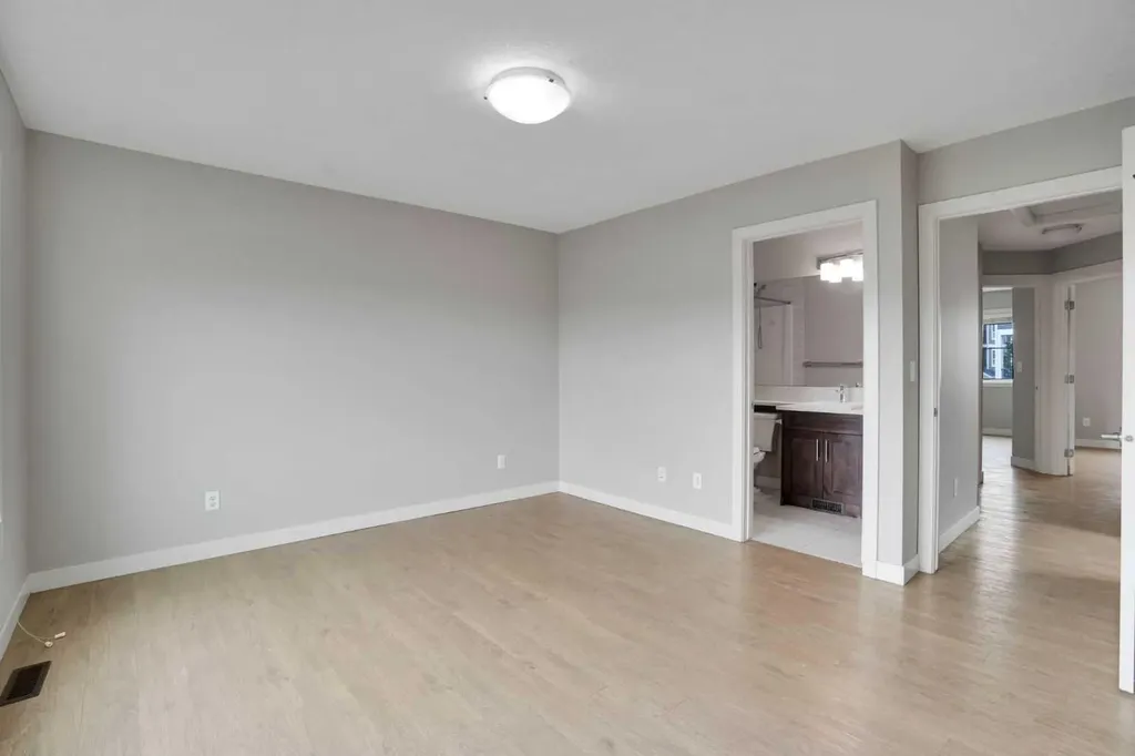 355 Nolancrest Heights NW Calgary AB T3R 0Z9