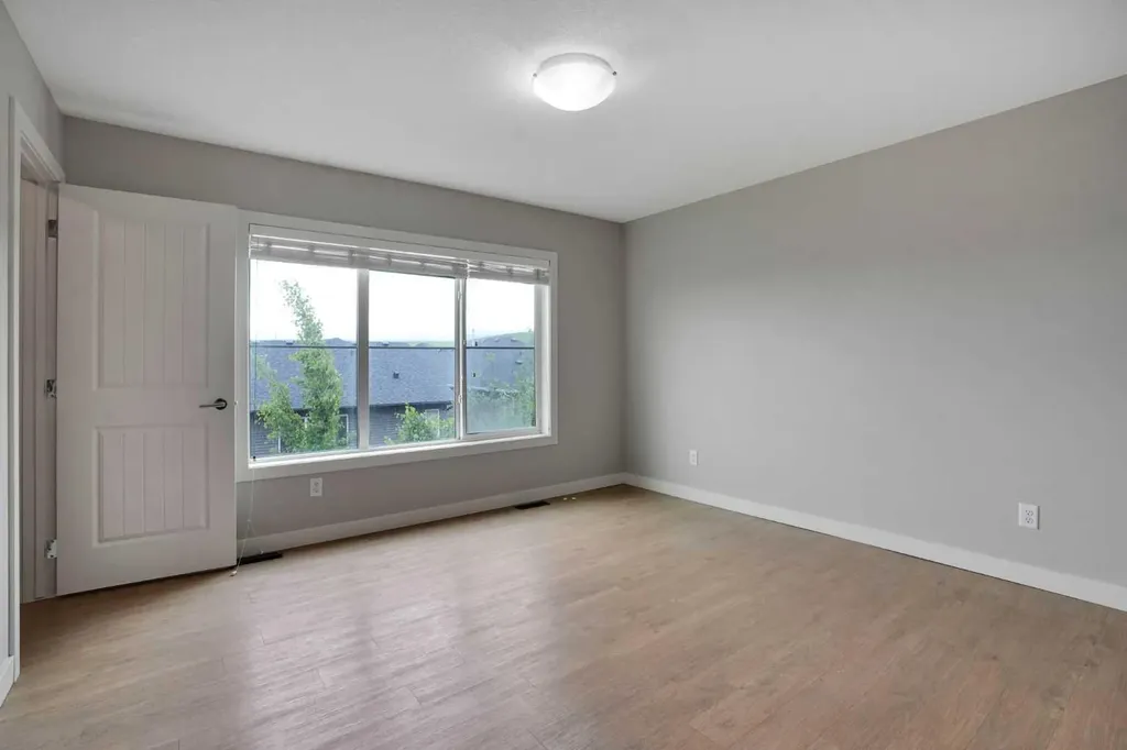 355 Nolancrest Heights NW Calgary AB T3R 0Z9