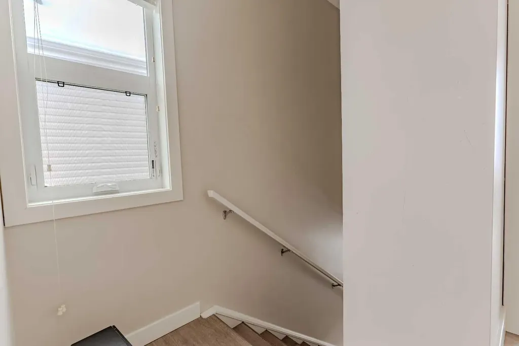 355 Nolancrest Heights NW Calgary AB T3R 0Z9
