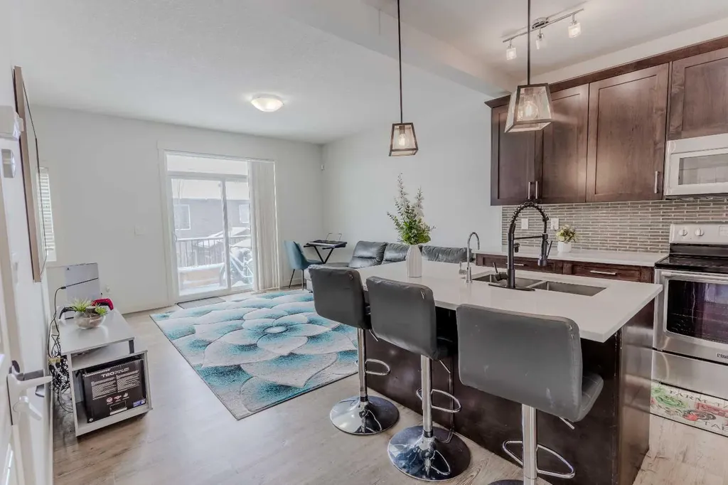355 Nolancrest Heights NW Calgary AB T3R 0Z9
