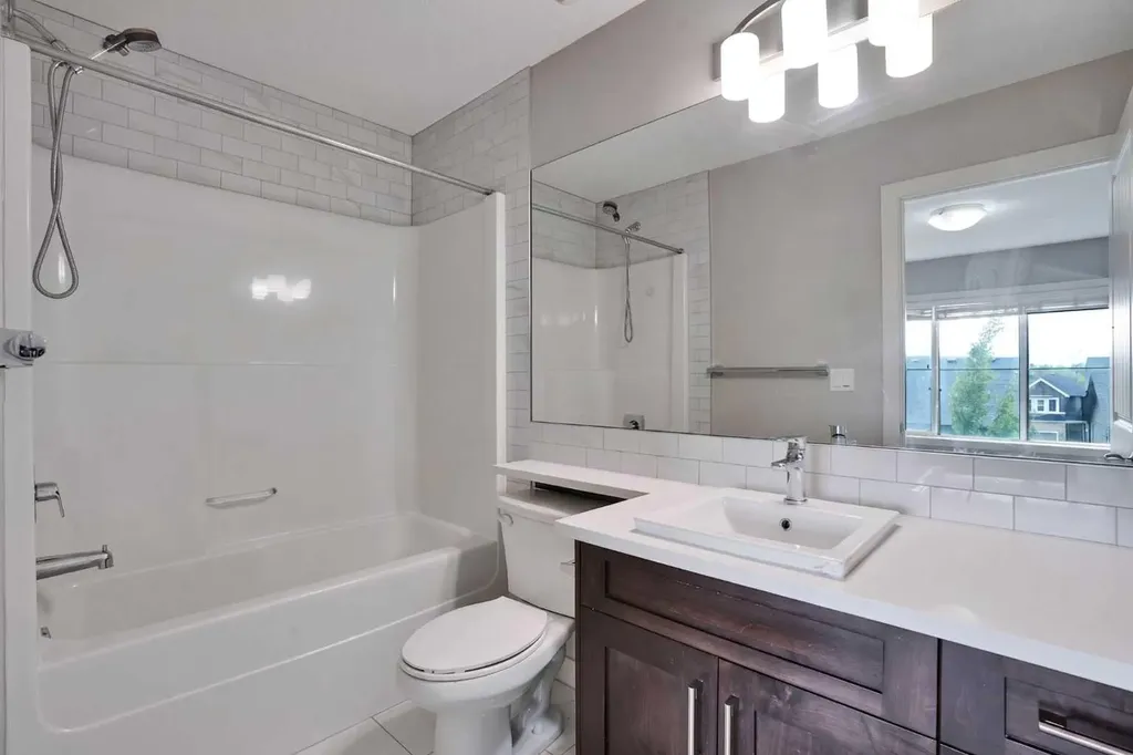 355 Nolancrest Heights NW Calgary AB T3R 0Z9
