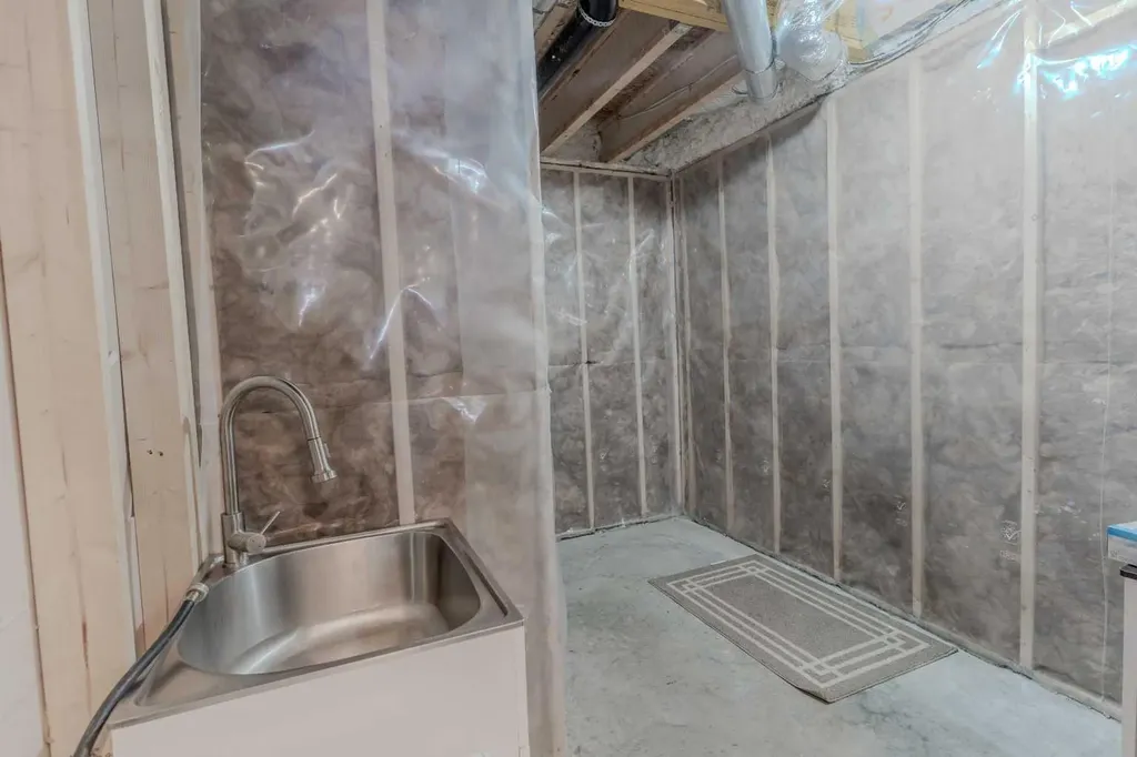 355 Nolancrest Heights NW Calgary AB T3R 0Z9
