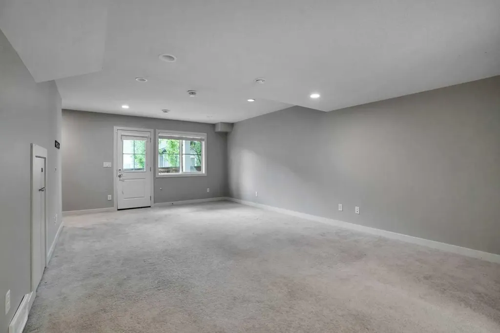 355 Nolancrest Heights NW Calgary AB T3R 0Z9