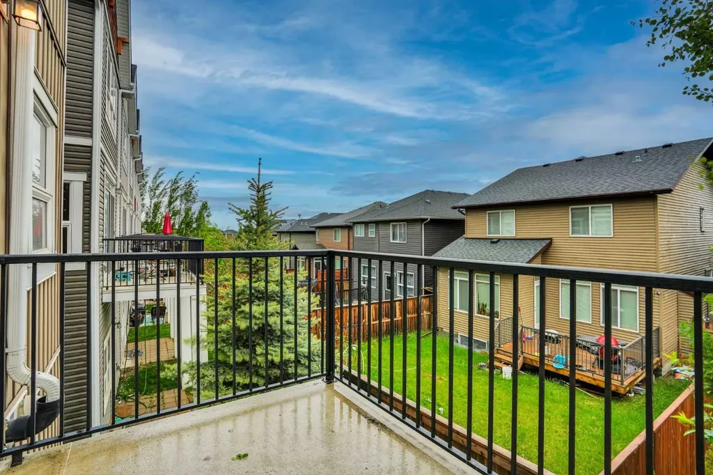 355 Nolancrest Heights NW Calgary AB T3R 0Z9