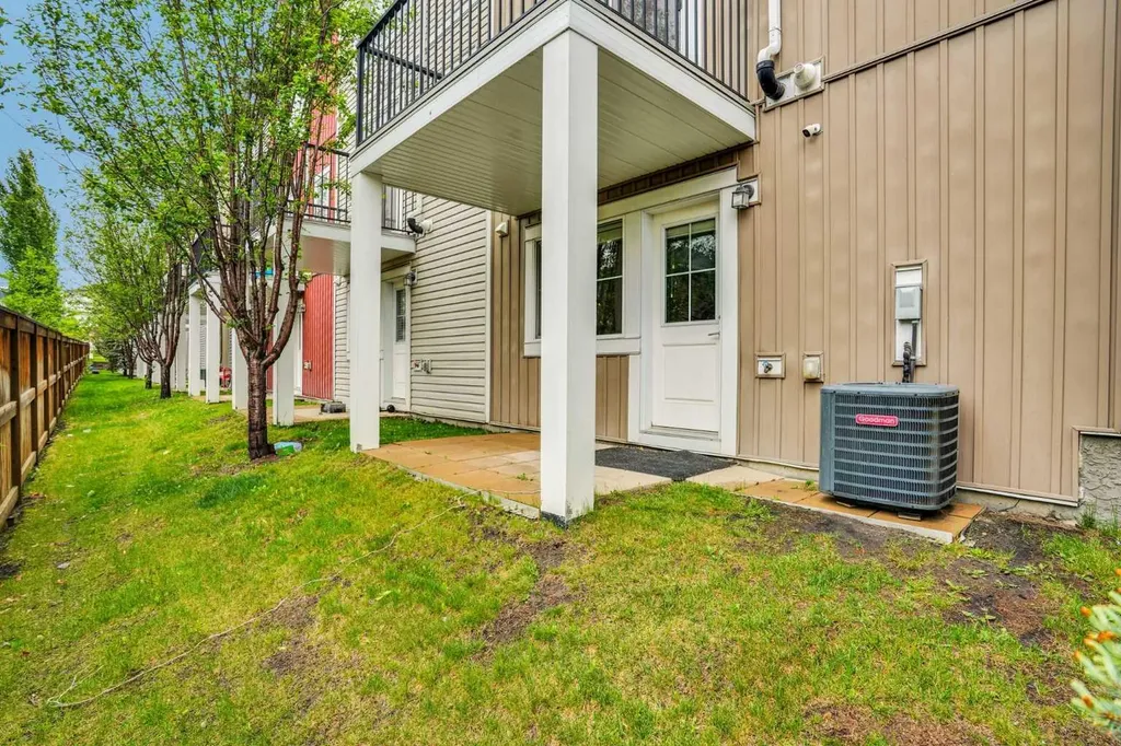 355 Nolancrest Heights NW Calgary AB T3R 0Z9