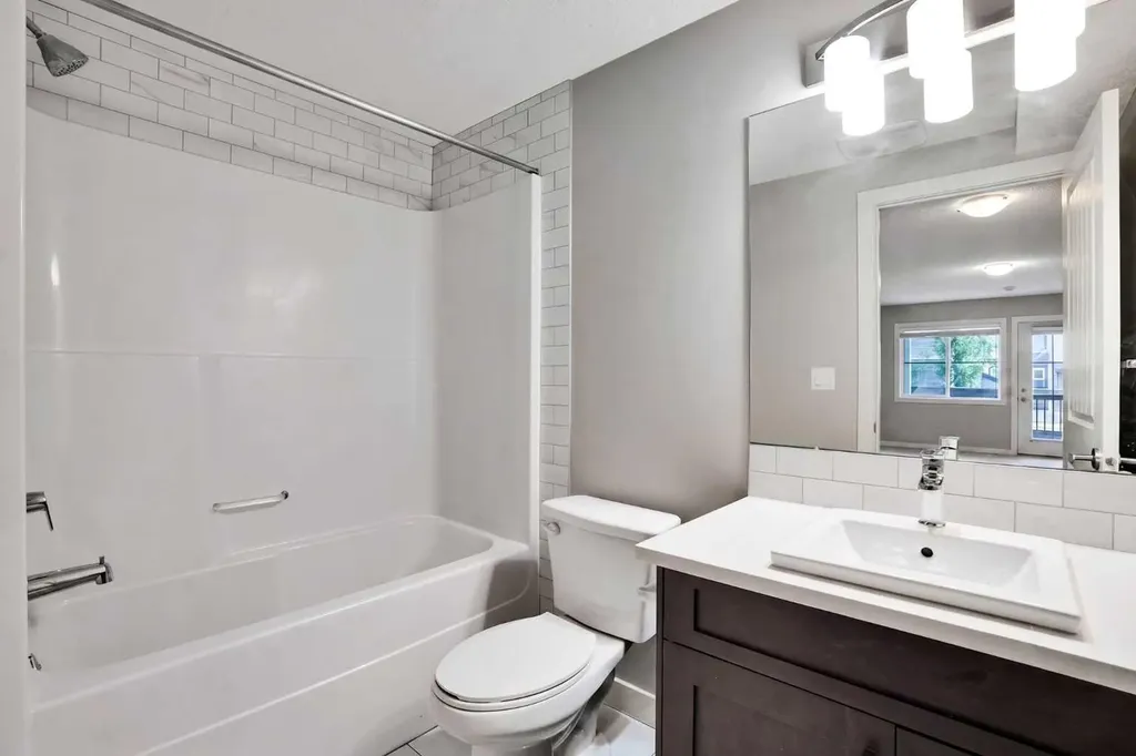 355 Nolancrest Heights NW Calgary AB T3R 0Z9