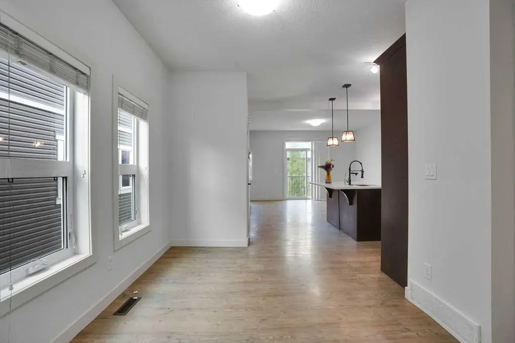 355 Nolancrest Heights NW Calgary AB T3R 0Z9