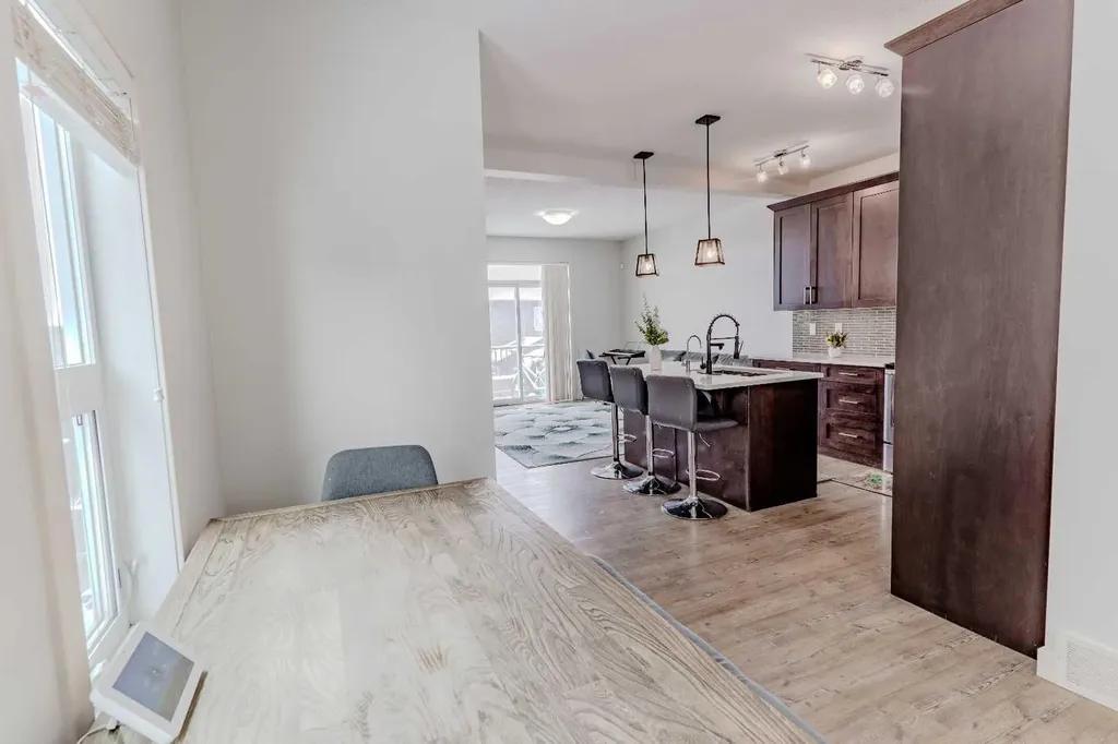 355 Nolancrest Heights NW Calgary AB T3R 0Z9