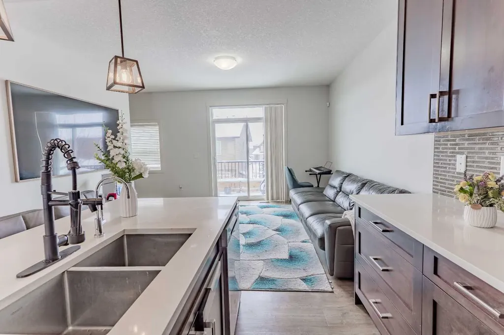 355 Nolancrest Heights NW Calgary AB T3R 0Z9