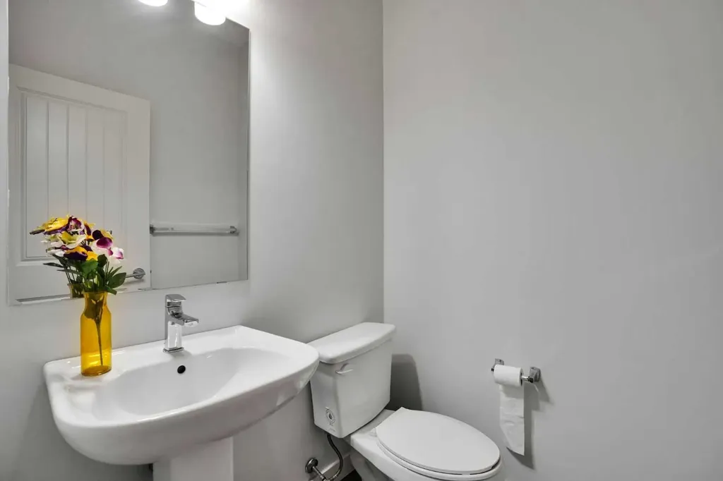 355 Nolancrest Heights NW Calgary AB T3R 0Z9