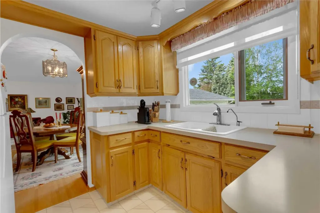 9715 Palishall Road SW Calgary AB T2V 3T4