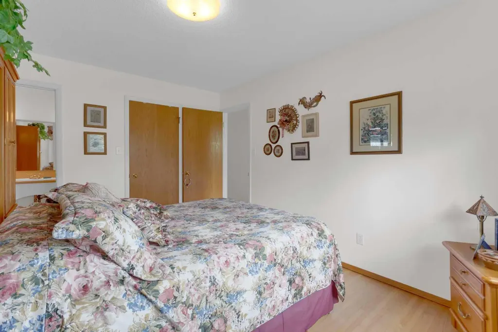 9715 Palishall Road SW Calgary AB T2V 3T4