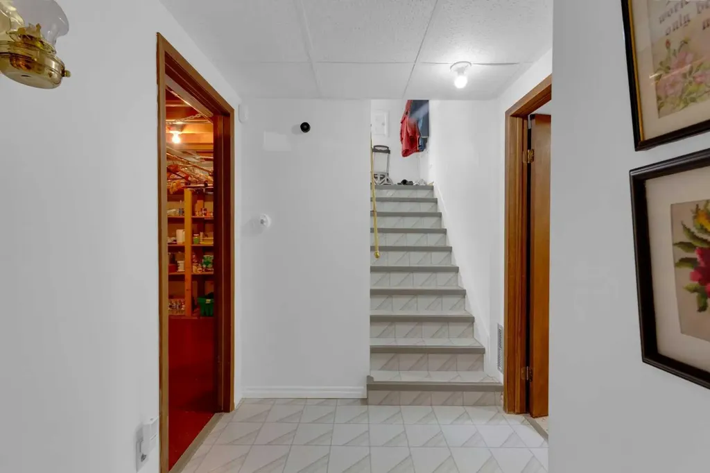 9715 Palishall Road SW Calgary AB T2V 3T4