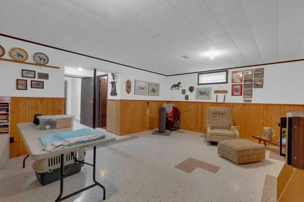 9715 Palishall Road SW Calgary AB T2V 3T4