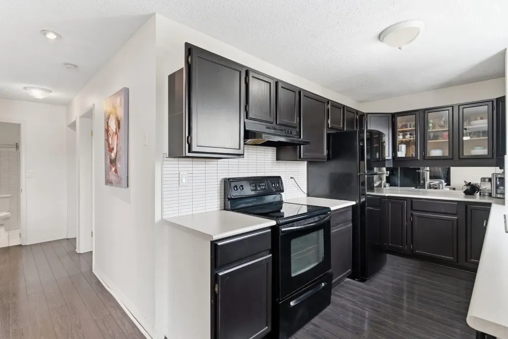 2508 17 Street SW Calgary AB T2T 4M8