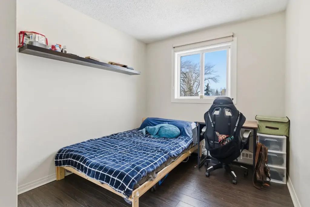 2508 17 Street SW Calgary AB T2T 4M8